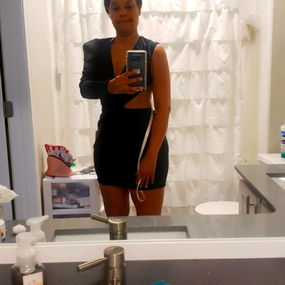 Dress - Picture 3 of 11